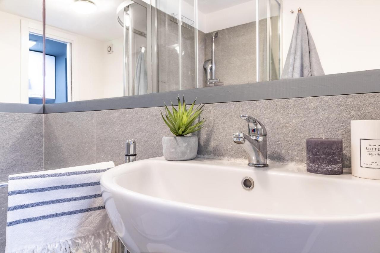 Altido Vibrant Studio For 3 Near The City Centre Milan Bagian luar foto