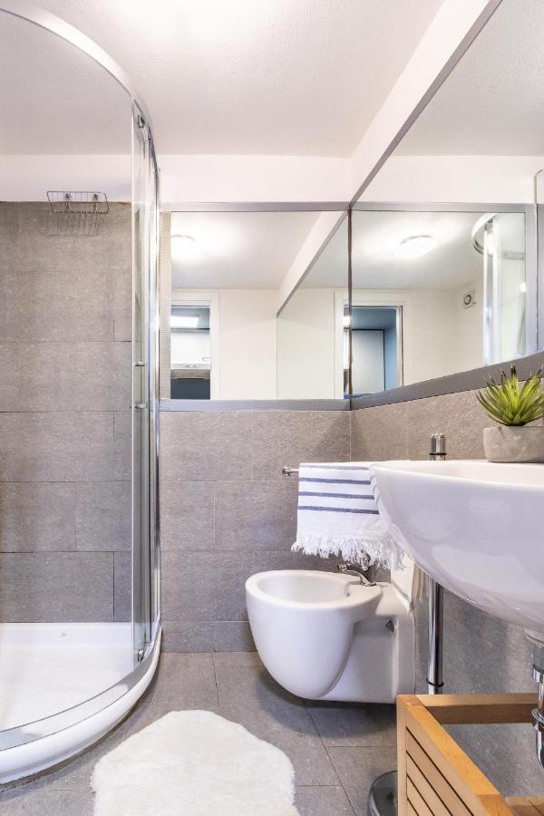 Altido Vibrant Studio For 3 Near The City Centre Milan Bagian luar foto